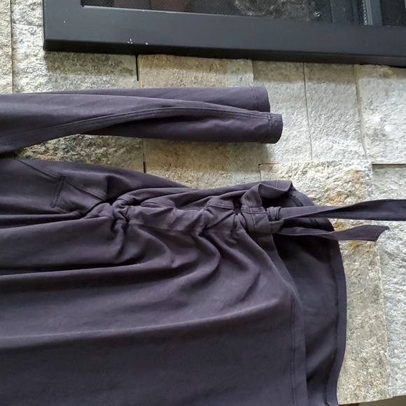 Lululemon shirred long sleeve - Picture 3 of 6